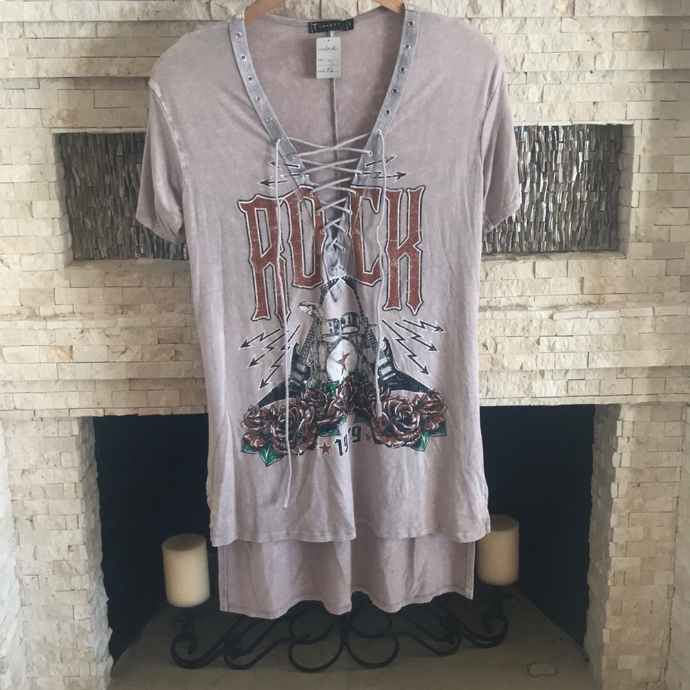 Lace up rock t-shirt